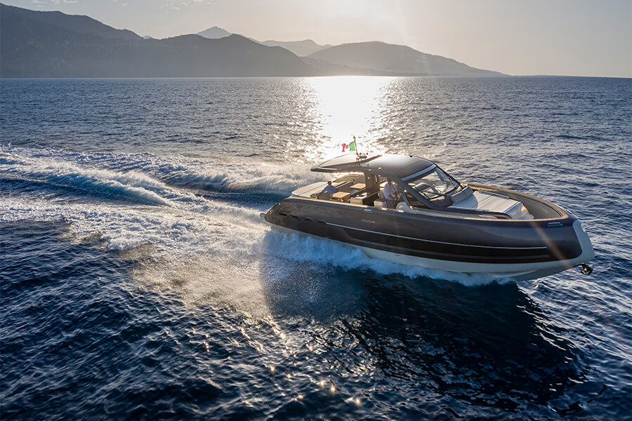 Invictus Yacht • TT460 • The new dimension of luxury